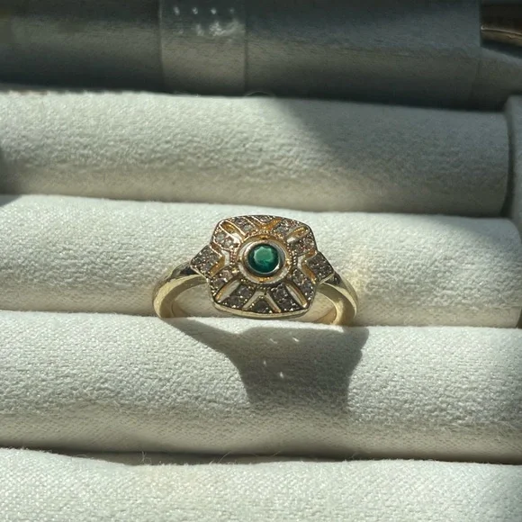 Art deco style emerald Gold and Green Ring - Picture 1 of 8